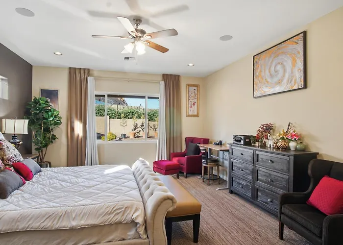 Cozy Near Trails & Lakes Holiday home