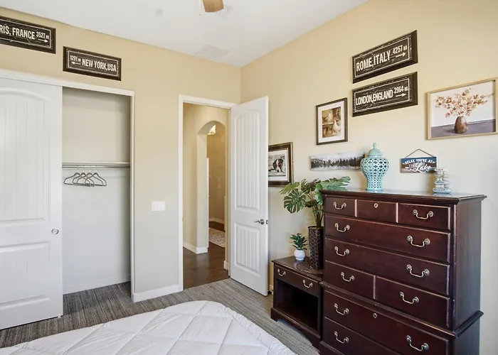 Cozy Near Trails & Lakes Holiday home *