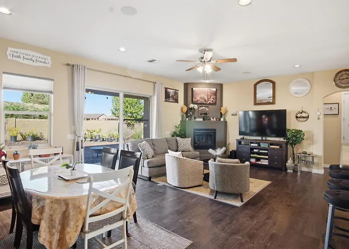 Holiday home Cozy Near Trails & Lakes *